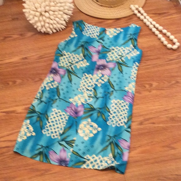 Hawaiian Dress - Picture 4 of 5